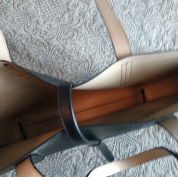 Purse - Picture 3 of 3